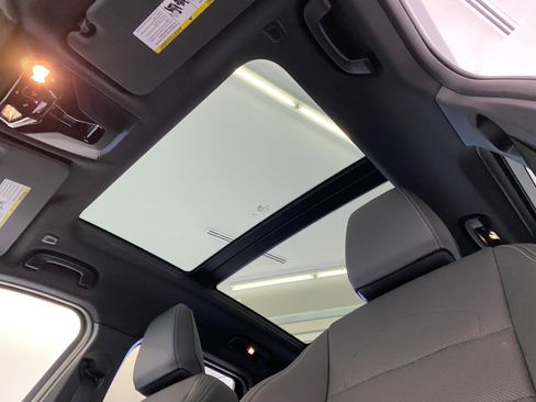 New 2026 BMW X1 xDrive28i w/ Convenience Package image 14