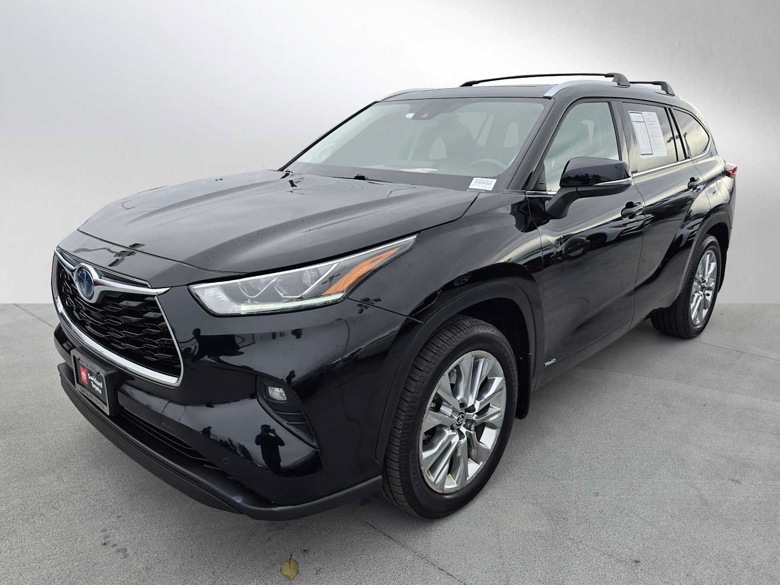 Used 2023 Toyota Highlander Limited AWD/4WD image 7
