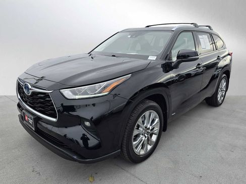 Used 2023 Toyota Highlander Limited AWD/4WD image 7