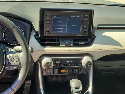 Used 2021 Toyota RAV4 XLE Premium AWD/4WD image 17