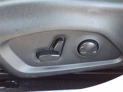 Used 2024 Jeep Compass Limited image 12