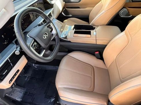 Certified 2025 INFINITI QX80 Sensory image 11