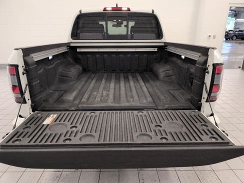Used 2022 Nissan Frontier SV AWD/4WD image 15