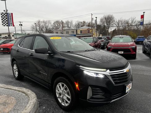 Used 2023 Chevrolet Equinox LT image 3