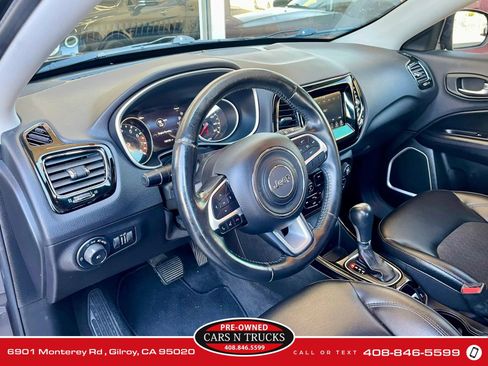 Used 2018 Jeep Compass Latitude w/ Popular Equipment Group FWD image 9