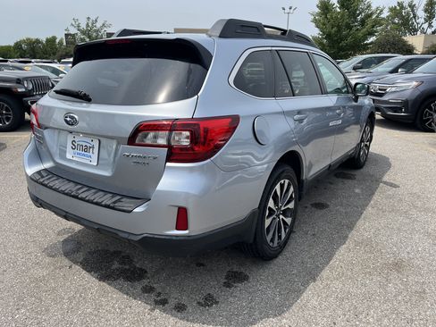 Used 2015 Subaru Outback 3.6R Limited AWD/4WD image 5