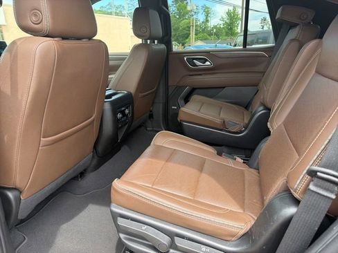 Used 2022 Chevrolet Tahoe High Country RWD image 11