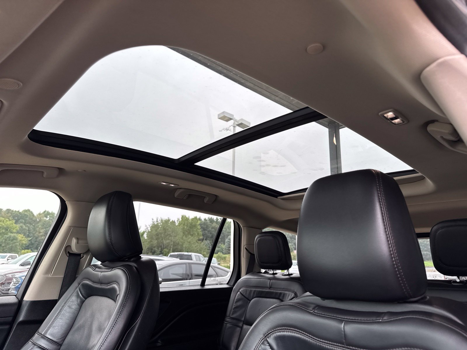 Used 2021 Lincoln Aviator Reserve AWD/4WD image 19