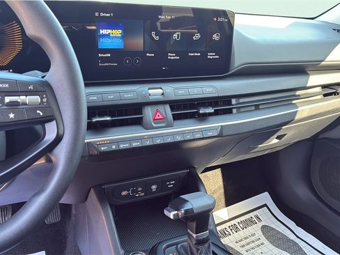 Certified 2025 Kia K4 image 21
