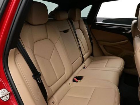 Certified 2023 Porsche Macan AWD/4WD image 16