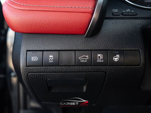 Used 2020 Toyota Camry XSE image 31