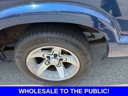 Used 2003 Chevrolet S10 Pickup LS w/ LS Preferred Equipment Group RWD image 12