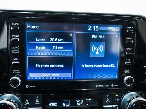 Used 2022 Toyota Highlander XLE image 28