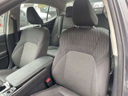 Used 2025 Toyota Camry LE image 34