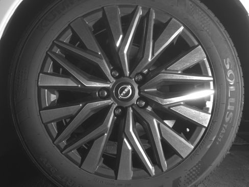Used 2025 Nissan Altima 2.5 SV FWD image 14