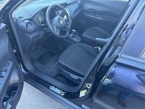 Certified 2025 Nissan Kicks Play S image 4