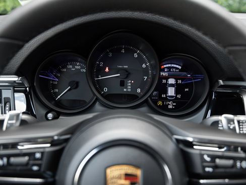 Certified 2026 Porsche Macan AWD/4WD image 14