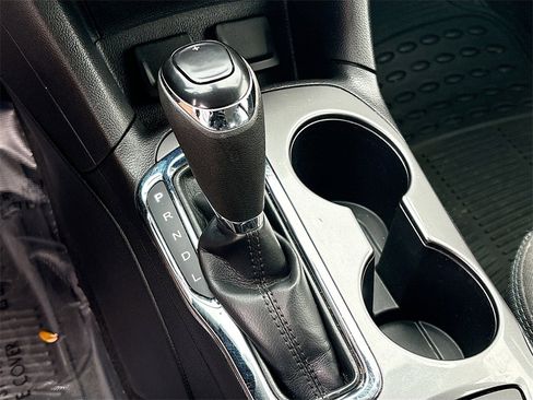 Used 2017 Chevrolet Cruze LT w/ Convenience Package image 16