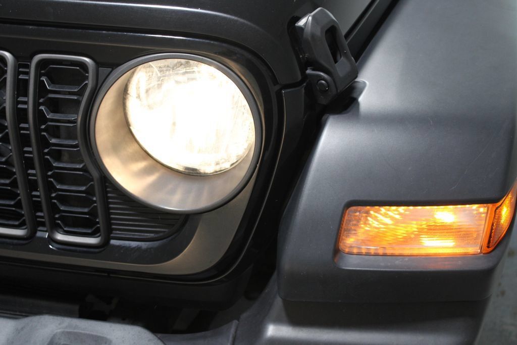 Used 2024 Jeep Wrangler Unlimited Sport AWD/4WD image 48