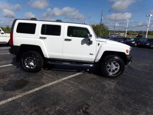 Used 2009 HUMMER H3 Luxury AWD/4WD image 4