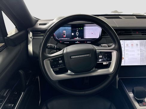 Certified 2025 Land Rover Range Rover SE image 51