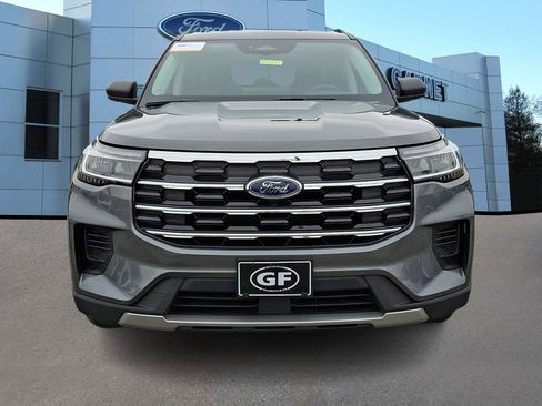 Certified 2025 Ford Explorer Active image 3