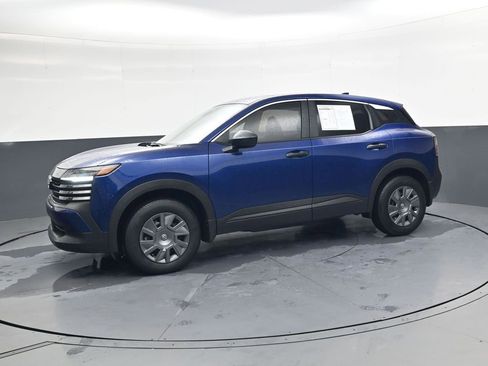 Used 2025 Nissan Kicks S image 8