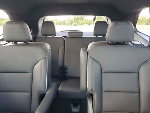 Used 2025 Buick Enclave Preferred image 13