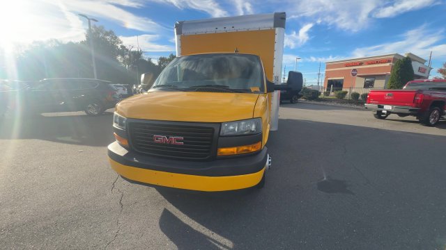 Used 2023 GMC Savana 3500 Extended w/ Power Convenience Package RWD image 3