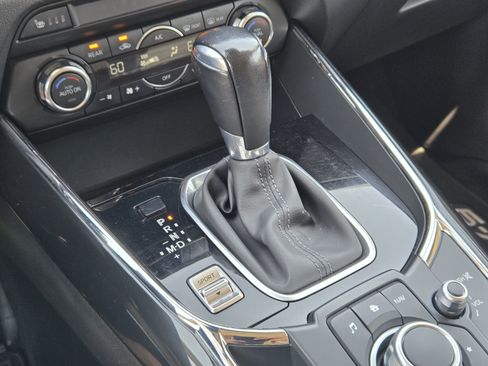 Used 2018 MAZDA CX-9 Touring AWD/4WD image 19