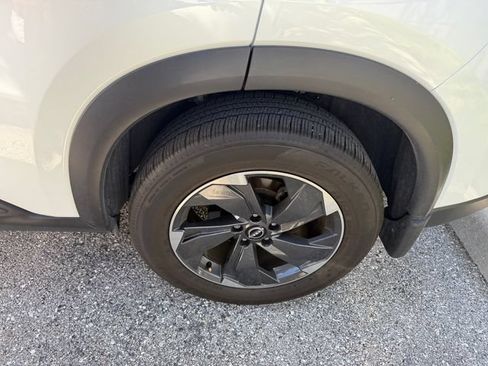 Used 2025 Nissan Rogue SV w/ SV Premium Package FWD image 6