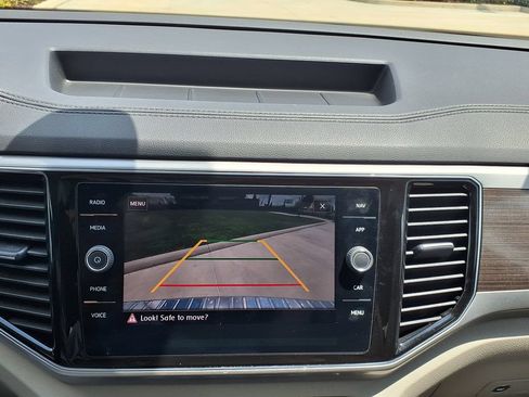 Used 2019 Volkswagen Atlas SEL R-Line FWD image 31