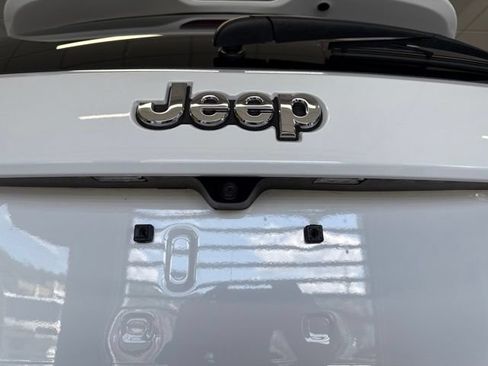 Used 2020 Jeep Grand Cherokee Limited AWD/4WD image 19