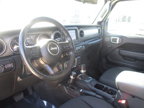 Used 2022 Jeep Wrangler Unlimited Sport image 14