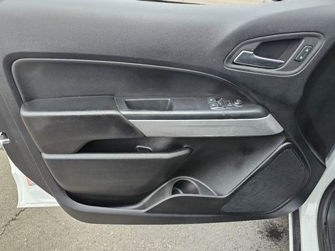 Used 2022 Chevrolet Colorado LT w/ Fleet Safety Package image 28