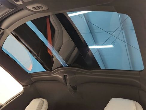 Used 2024 Chevrolet Corvette Stingray w/ Z51 Performance Package image 19