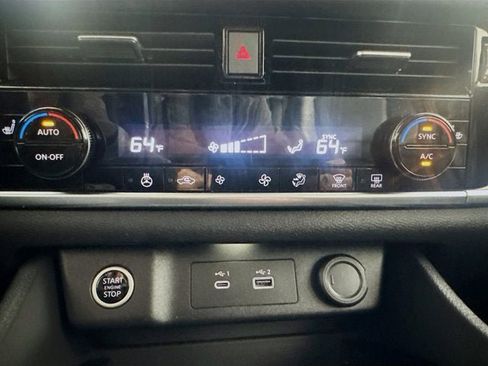 Used 2022 Nissan Rogue SV w/ SV Premium Package image 14