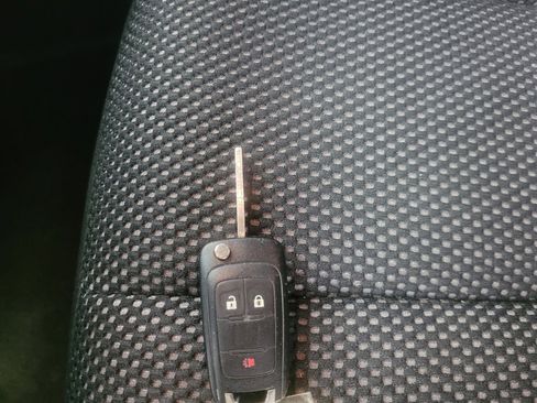 Used 2017 Chevrolet Equinox LS image 32