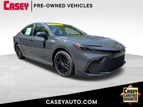 Used 2026 Toyota Camry SE FWD image 1