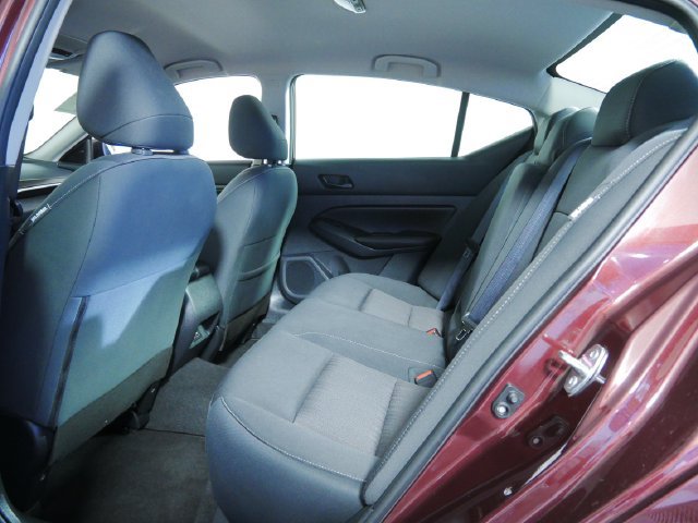 Used 2024 Nissan Altima 2.5 SV FWD image 16