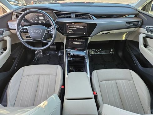 Used 2023 Audi e-tron Premium Plus w/ Premium Plus Package image 13