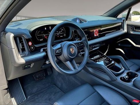 Used 2026 Porsche Cayenne image 17