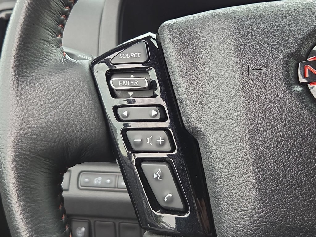 Used 2026 Nissan Frontier PRO-4X AWD/4WD image 18