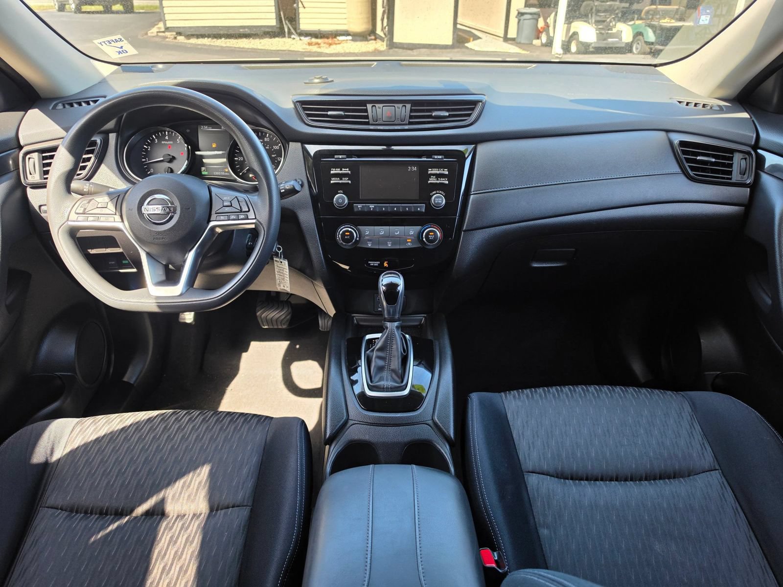 Used 2017 Nissan Rogue S w/ S Appearance Package FWD image 9