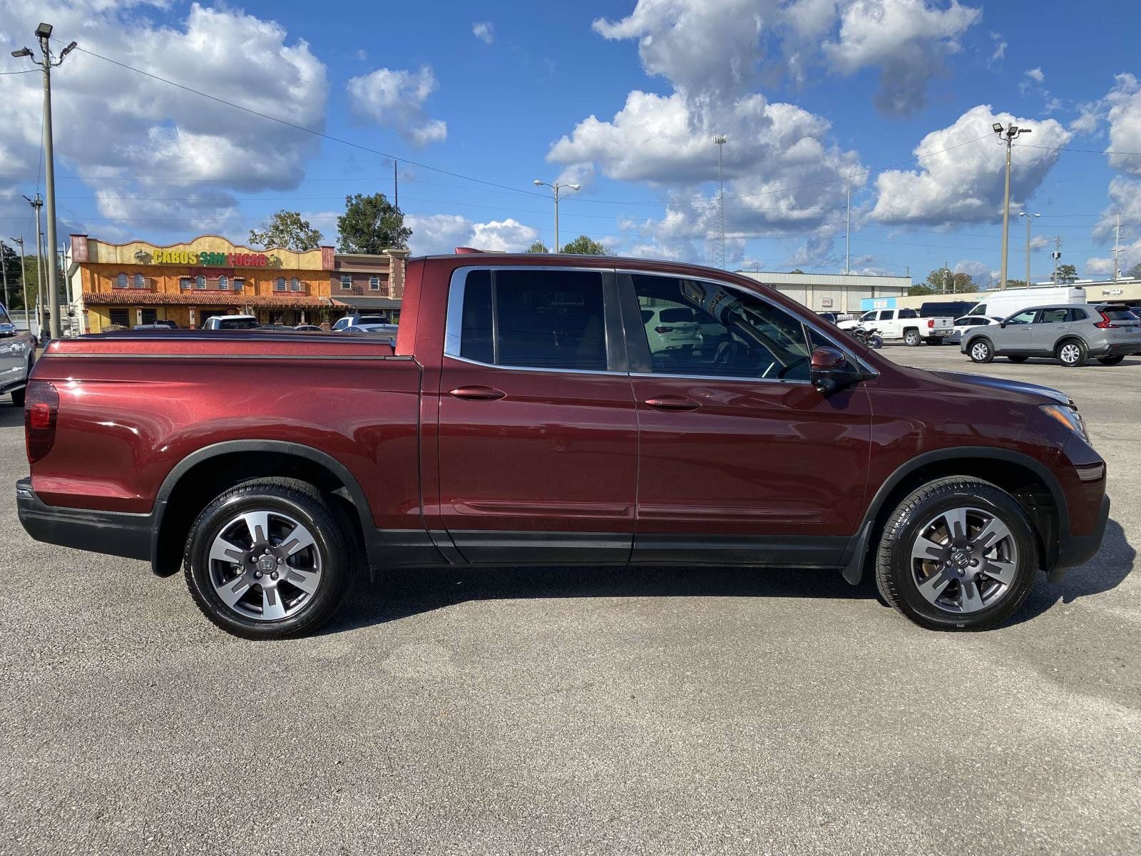 Used 2017 Honda Ridgeline RTL-T image 2