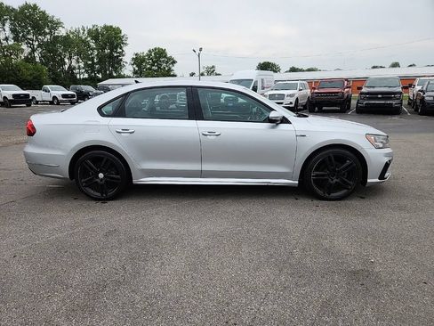 Used 2018 Volkswagen Passat 2.0T R-Line FWD image 3