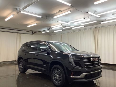 Used 2025 GMC Acadia Elevation image 4