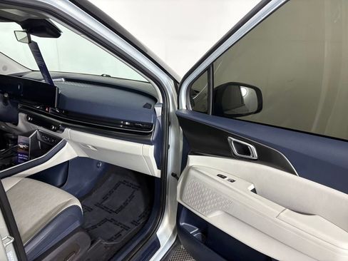 Certified 2025 Kia Carnival SX image 37