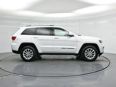 Used 2021 Jeep Grand Cherokee Laredo RWD image 24