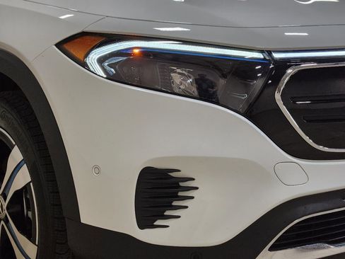 Used 2023 Mercedes-Benz EQB 300 4MATIC image 13